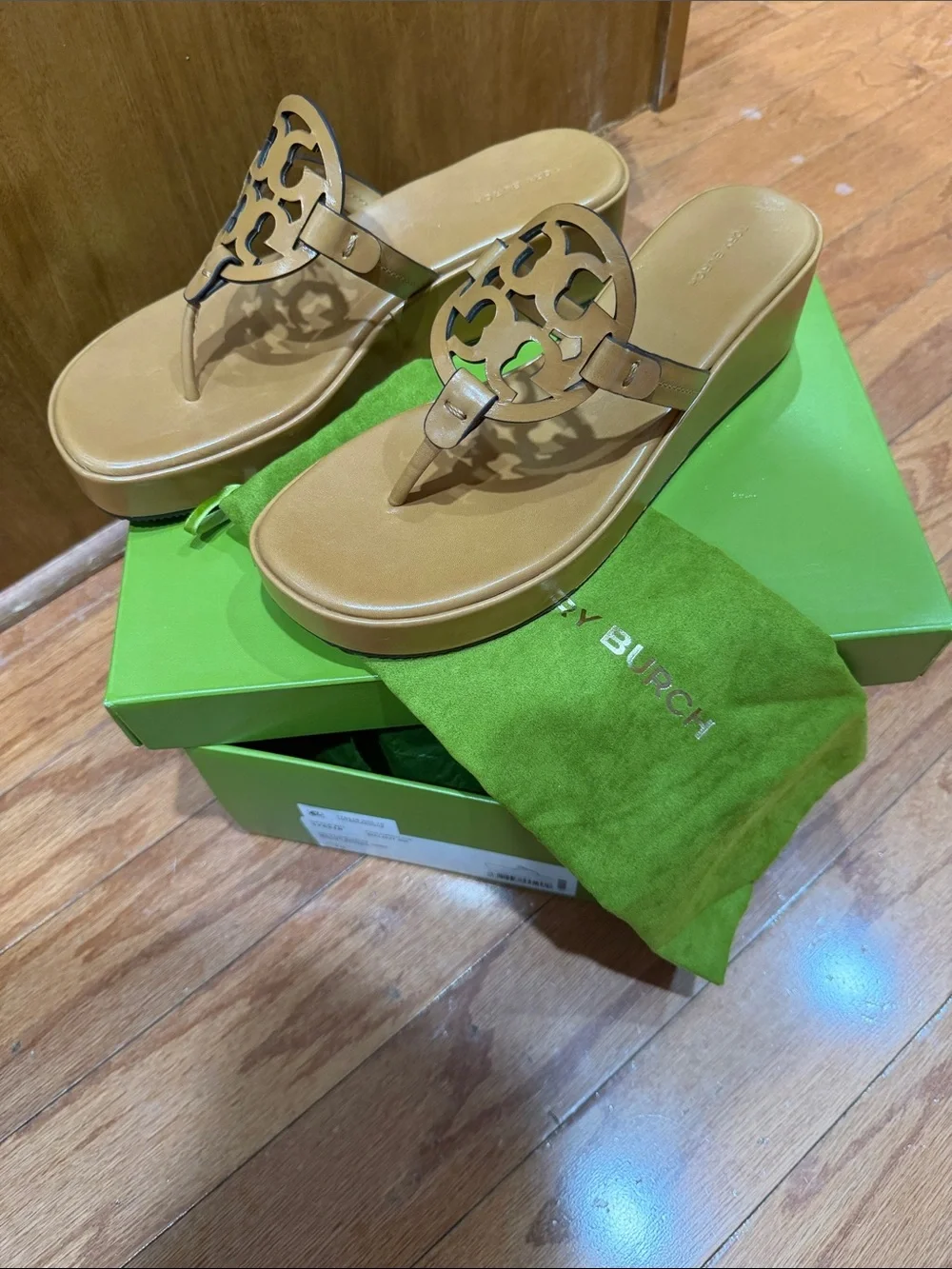 New Tory Burch Miller Leather Wedge Sandals in Walnut size 10 - Picture 2 of 11